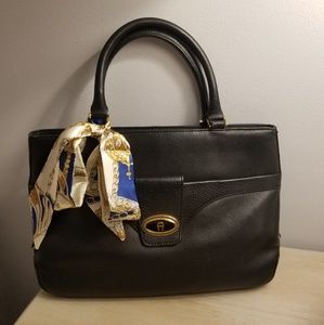 Classy and chic bag!